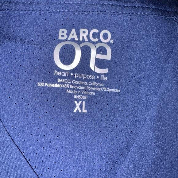 Barco One Scrub Top V-Neck Princess Perforated Womens Top 4 pocket Navy Blue XL - Picture 3 of 9